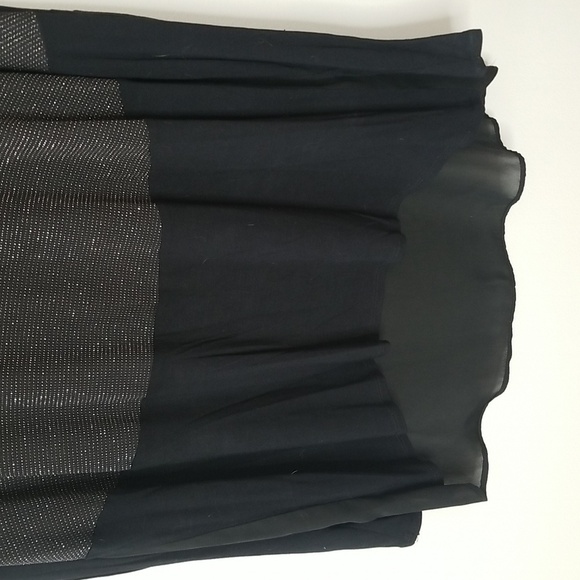 Jennifer Lopez Drop shoulder metallic accented top - Picture 4 of 7